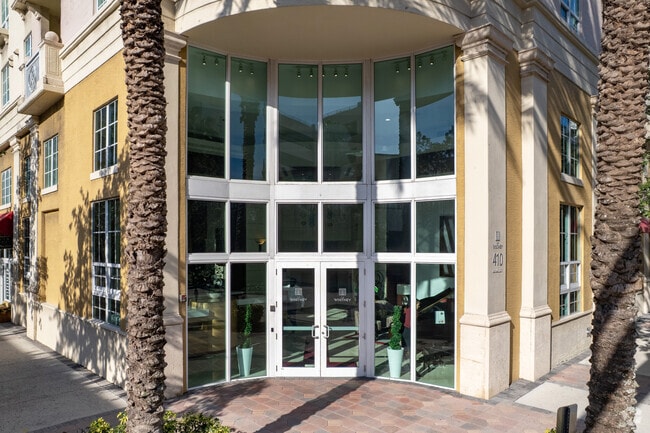 Building Photo - The Whitney