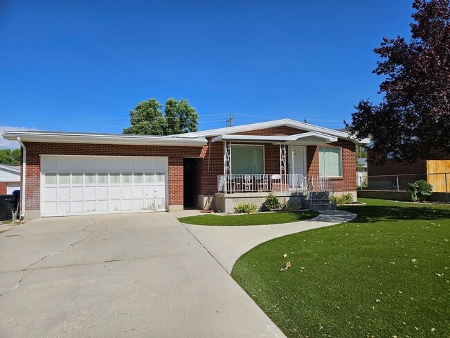 Building Photo - Great 5-Bed 2-Bath House in Bountiful