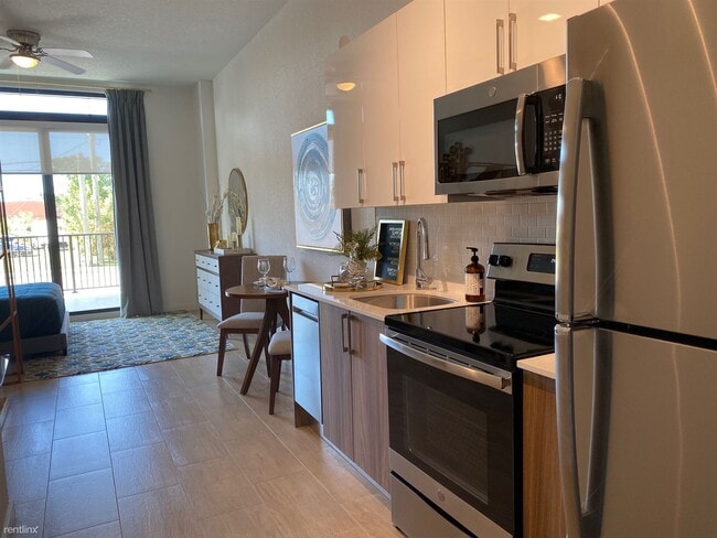 Building Photo - Studio, 1 bath  - 6741 Coral Way 204