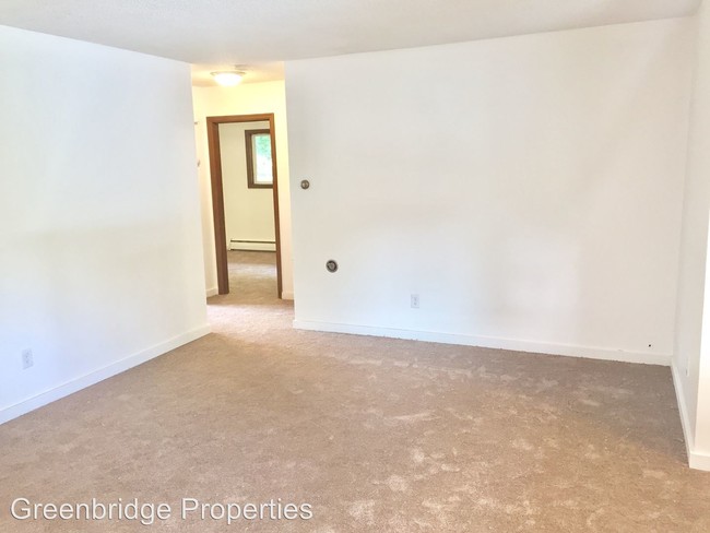 Building Photo - 3201 SW Marigold St