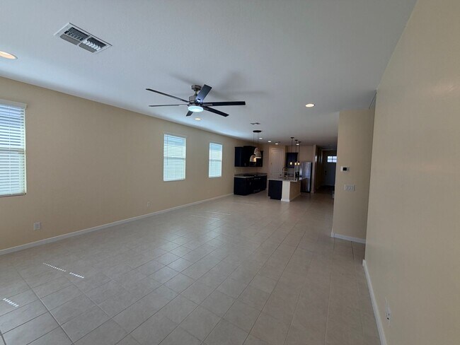 Building Photo - 12571 W Country Club Trail