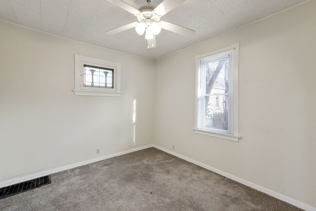 Building Photo - 4838 Goethe Ave