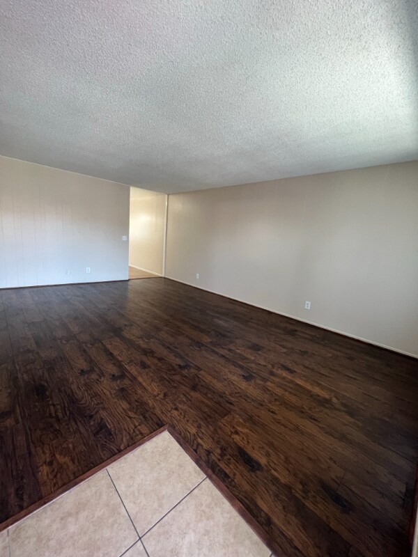 Foto del edificio - 900 S Highland Ave