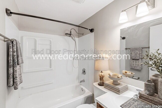 Foto del edificio - 335 1st Ave NW