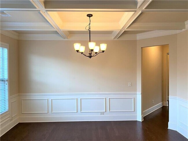 Foto del edificio - 5755 Chestnut Dr