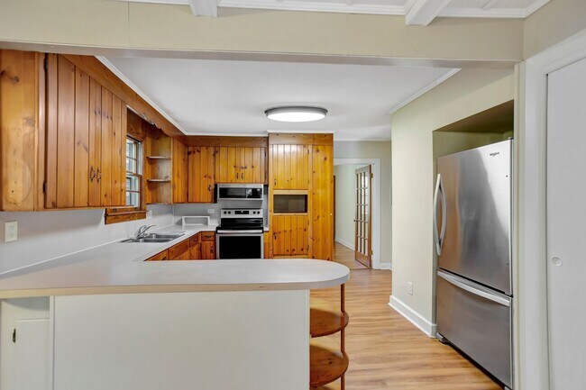 Building Photo - Ranch Style Home