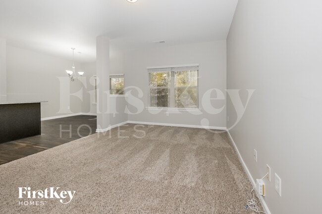 Building Photo - 27 Trotter Ct