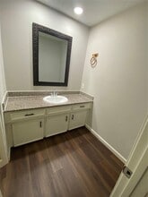 Building Photo - 2819 Colony Dr