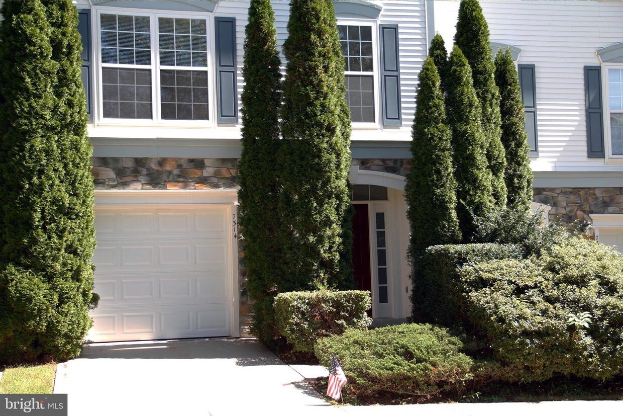 Foto principal - 7314 Shady Glen Dr