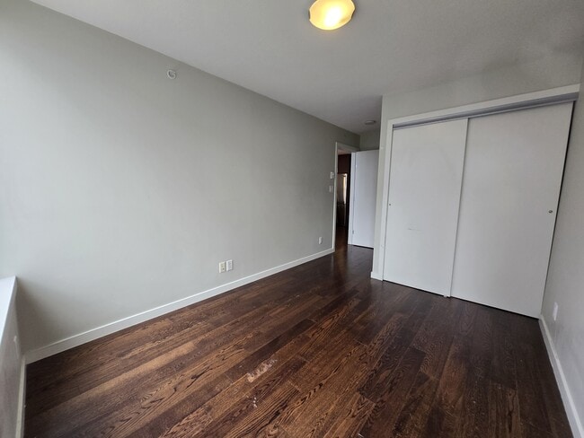 Building Photo - 7117 Elmbridge Way