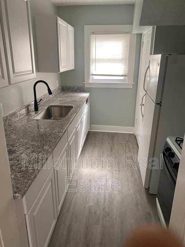 Building Photo - 77 E Fairmount Ave