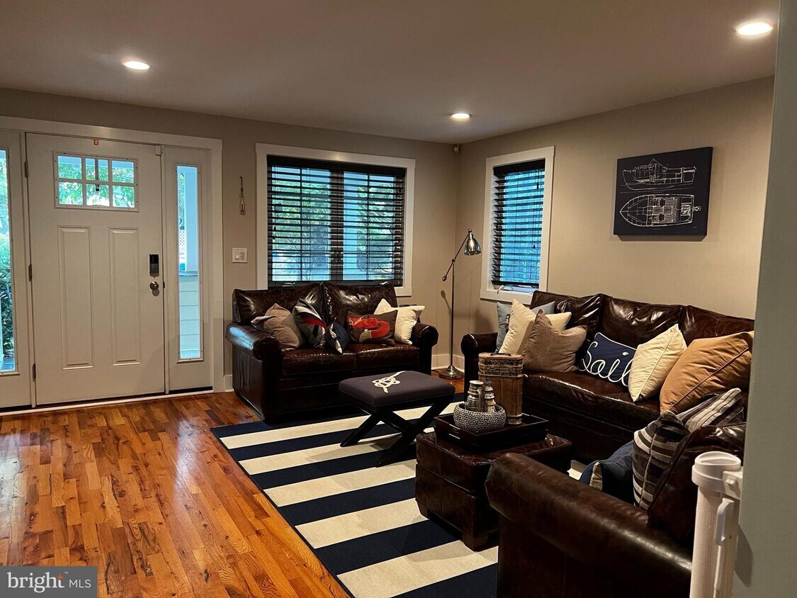 Foto principal - 7732 W Shore Rd