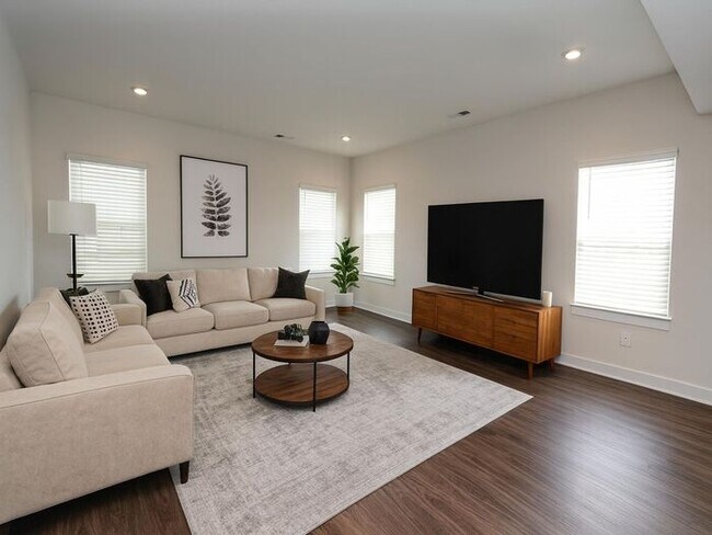 Foto del edificio - Wonderful 3BR 2BA Home w/ Upgraded Kitchen • Assigned Parking • Patio & Porch in Concord