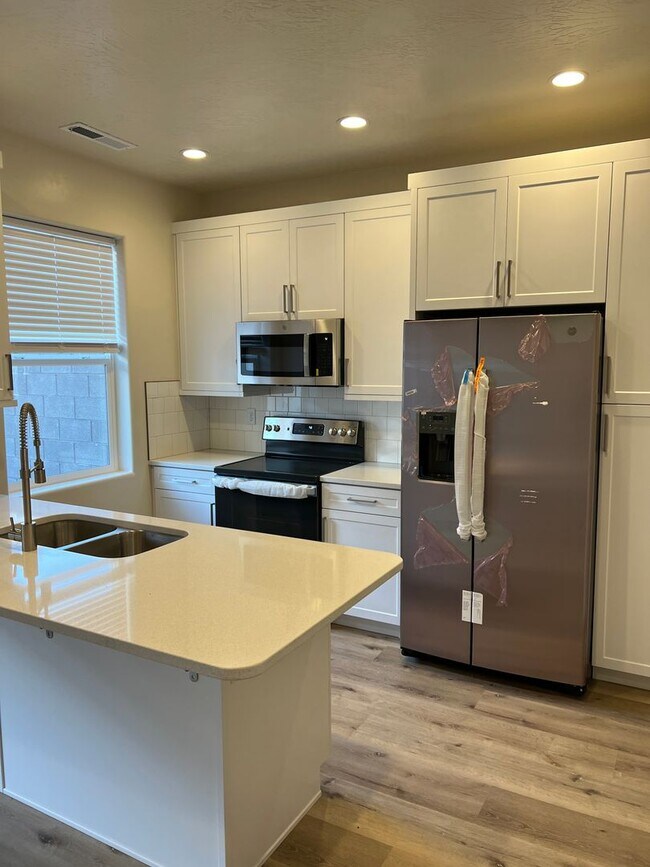 Foto del edificio - 3 Bedroom 2.5 Bathroom Townhome in Washington!