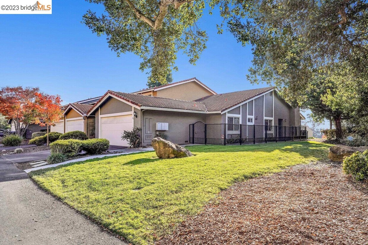 Primary Photo - 21 Ironwood