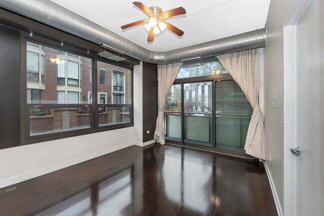 Foto del edificio - 660 W Wayman St