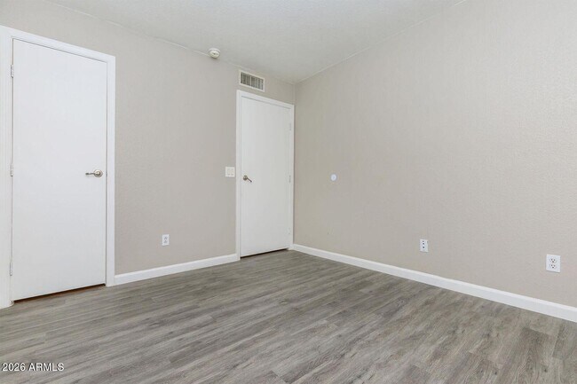 Foto del edificio - 1920 E Hayden Ln