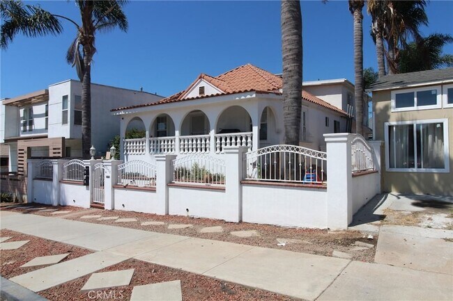 Foto del edificio - 2078 Harrison Ave