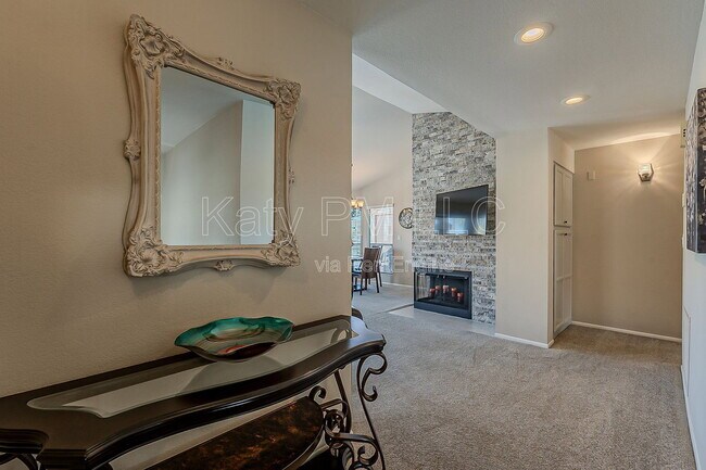 Foto del edificio - 9707 E Mountain View Rd