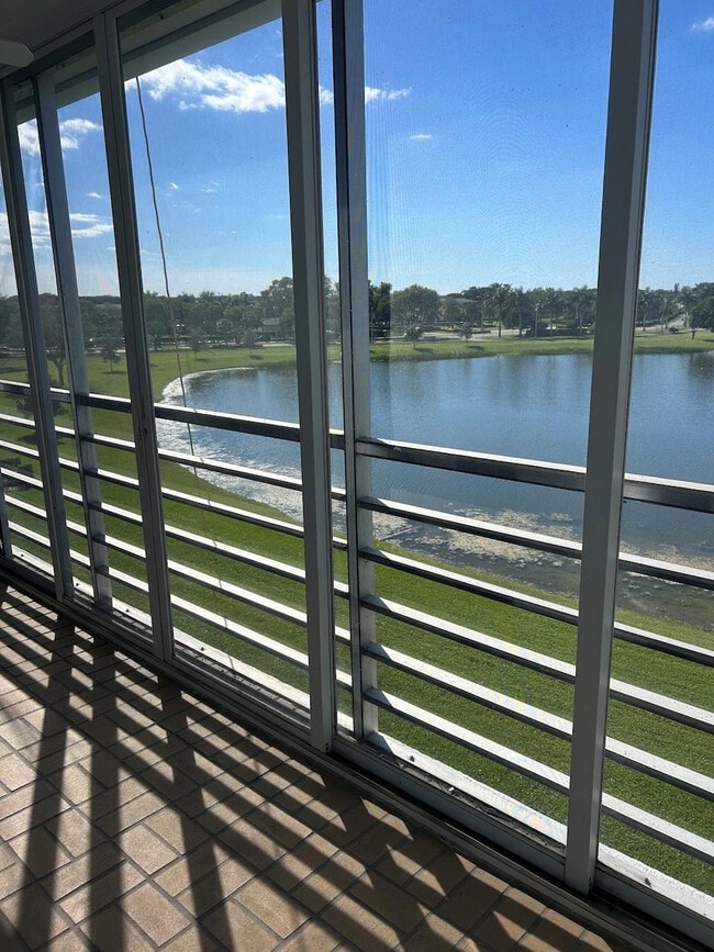 Foto del edificio - 4087 Cornwall E