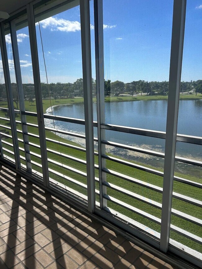 Building Photo - 4087 Cornwall E