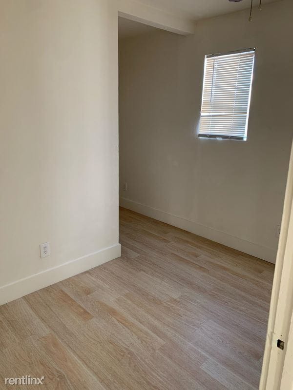 Building Photo - 3 br, 2 bath Duplex - 1737 Chase St # B #B