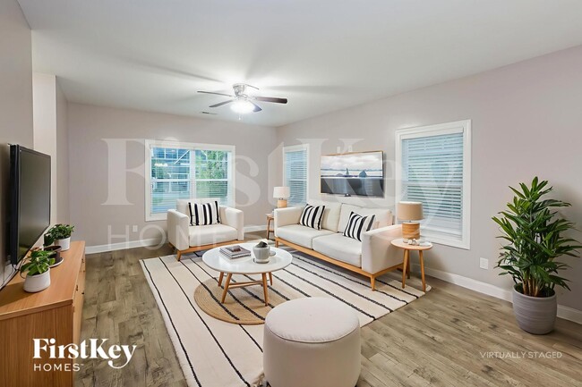 Building Photo - 1401 E First Street