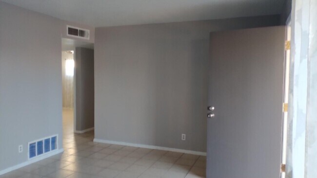 Building Photo - 4316 Frankfort Ave