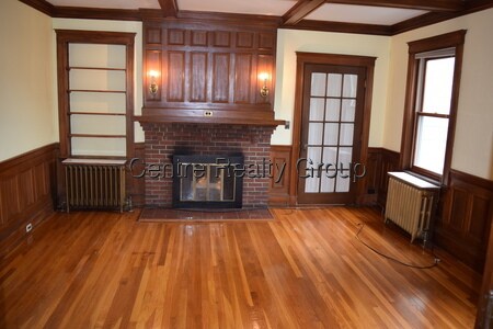 Foto del edificio - 1094 Centre St