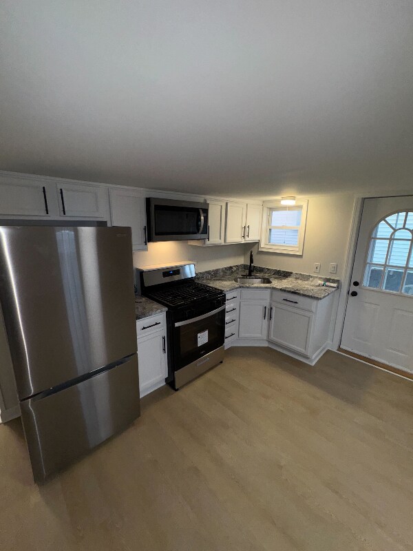 Foto del edificio - 106 Railroad Ave