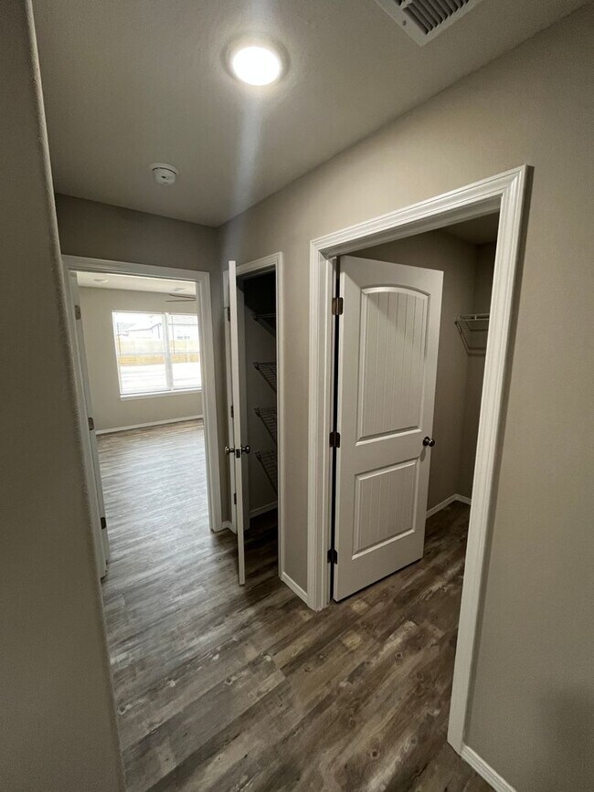 Building Photo - Beautiful Newly Built in Rogersville