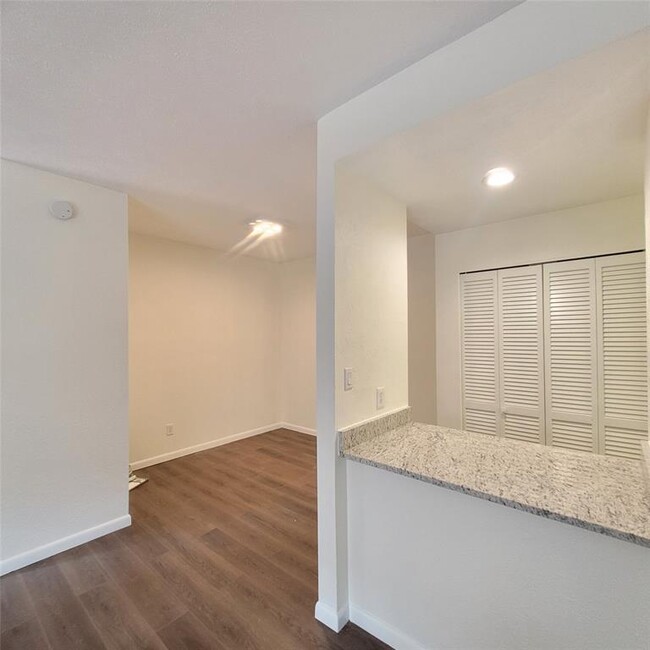 Building Photo - 5001 Lamonte Ln