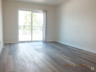 Building Photo - 12544 15th Ave NE