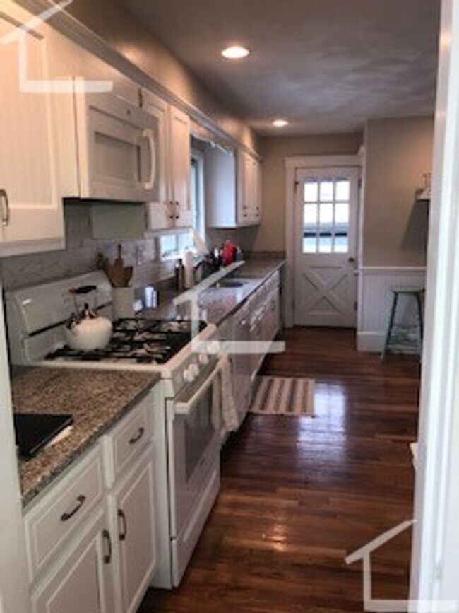 Foto del edificio - Avl NOW/July/Aug - Very nice 3BR w/drivewa...