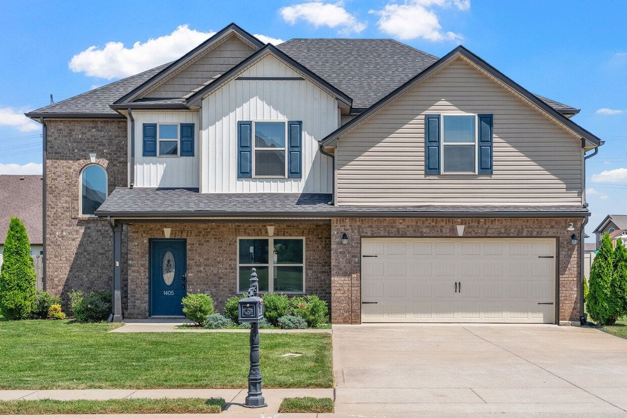 Primary Photo - Pet Friendly Four Bedroom!