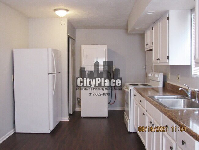 Foto del edificio - 2706 Stuart St, Indpls, IN 46218