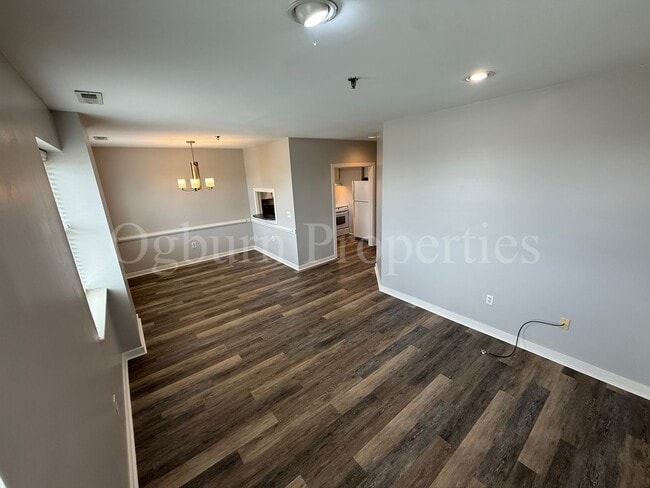 Building Photo - 315-507 N. Spruce St-1BR/1.5BA-Downtown APT!!!