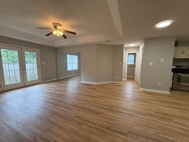 Building Photo - 1206 Kendal Ct