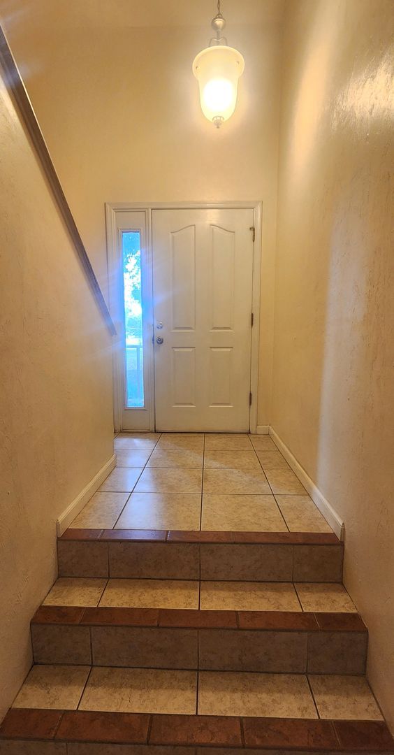 Foto del edificio - 4BR/2.5BA Home in Desirable Northridge Com...
