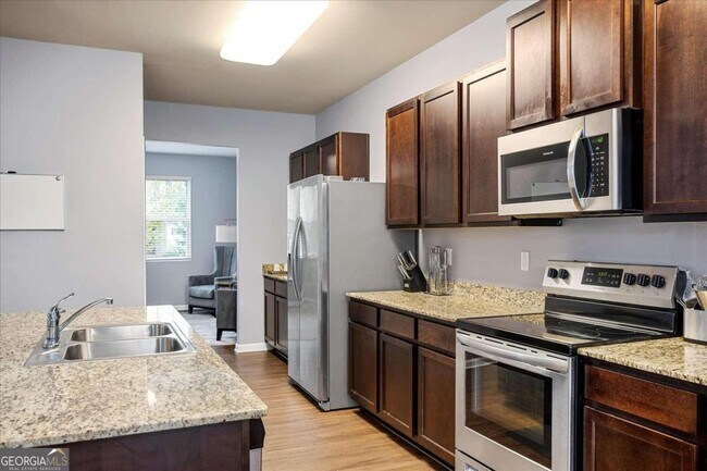 Foto del edificio - 637 Yazzie Pl