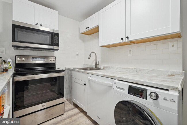 Foto del edificio - 3860 N Ridgeview Rd