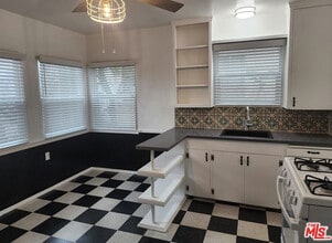 Building Photo - 10556-10558 Santa Monica/1808-1810 Westholme