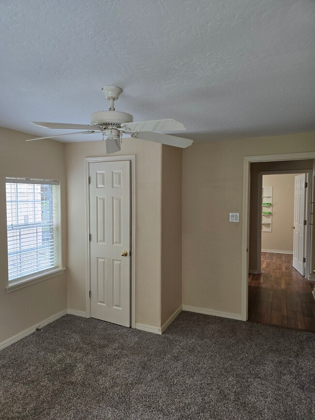 Main bedroom - 3612 Barry Ave