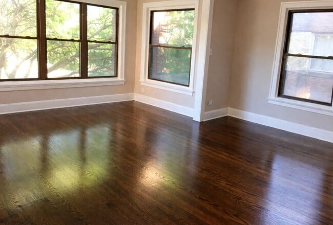 Foto del edificio - 7630 N Marshfield Ave