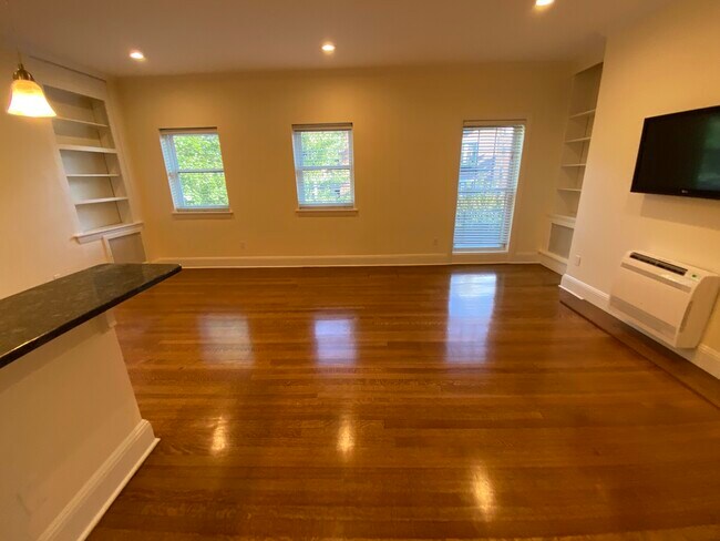 Building Photo - 45 Garrison Rd