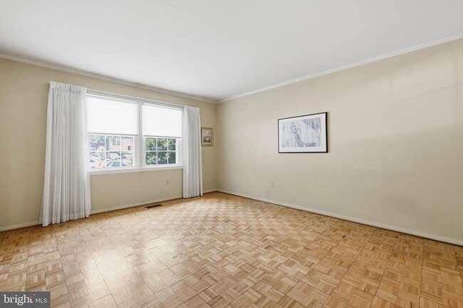 Building Photo - 8350 Glastonbury Ct