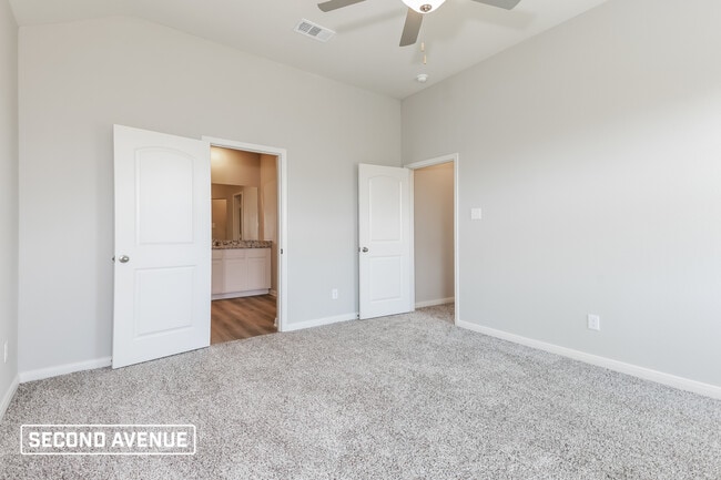 Building Photo - 2020 Jeanine Dr