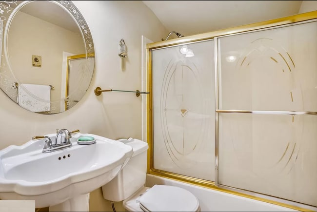 Foto del edificio - 13714 Mayfair Ct