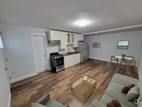 Building Photo - 205 Oskaloosa St