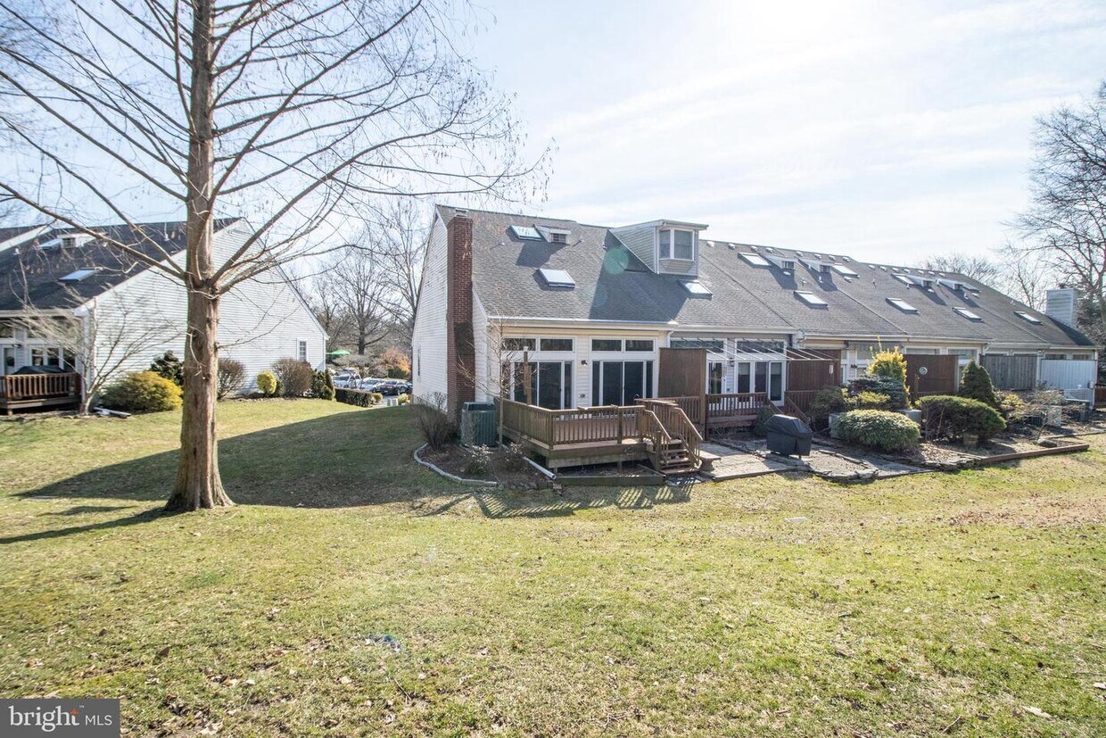 Primary Photo - 38 Marsh Woods Ln